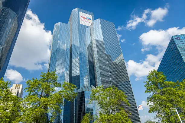 TotalEnergies to Invest $ 100B in Brazil's Energy Sector - Company headquarters in Paris. (Photo Internet reproduction)