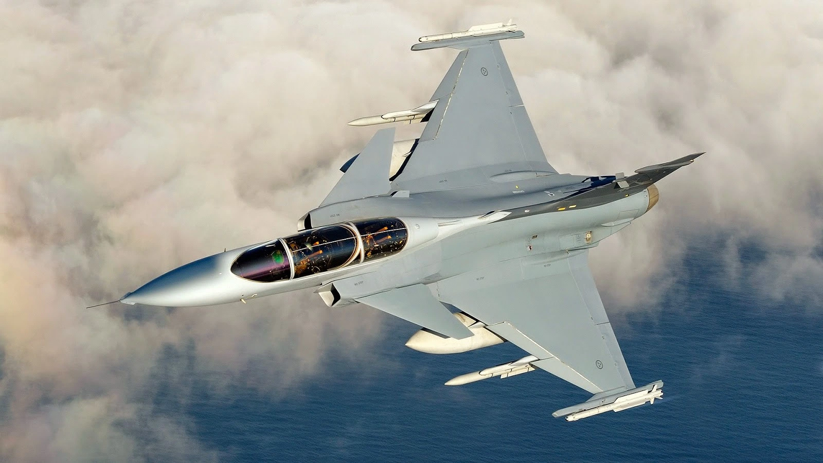 Colombia Looks to Brazil as a Model for Air Force Renewal - Sweden's Gripen. (Photo Internet reproduction)