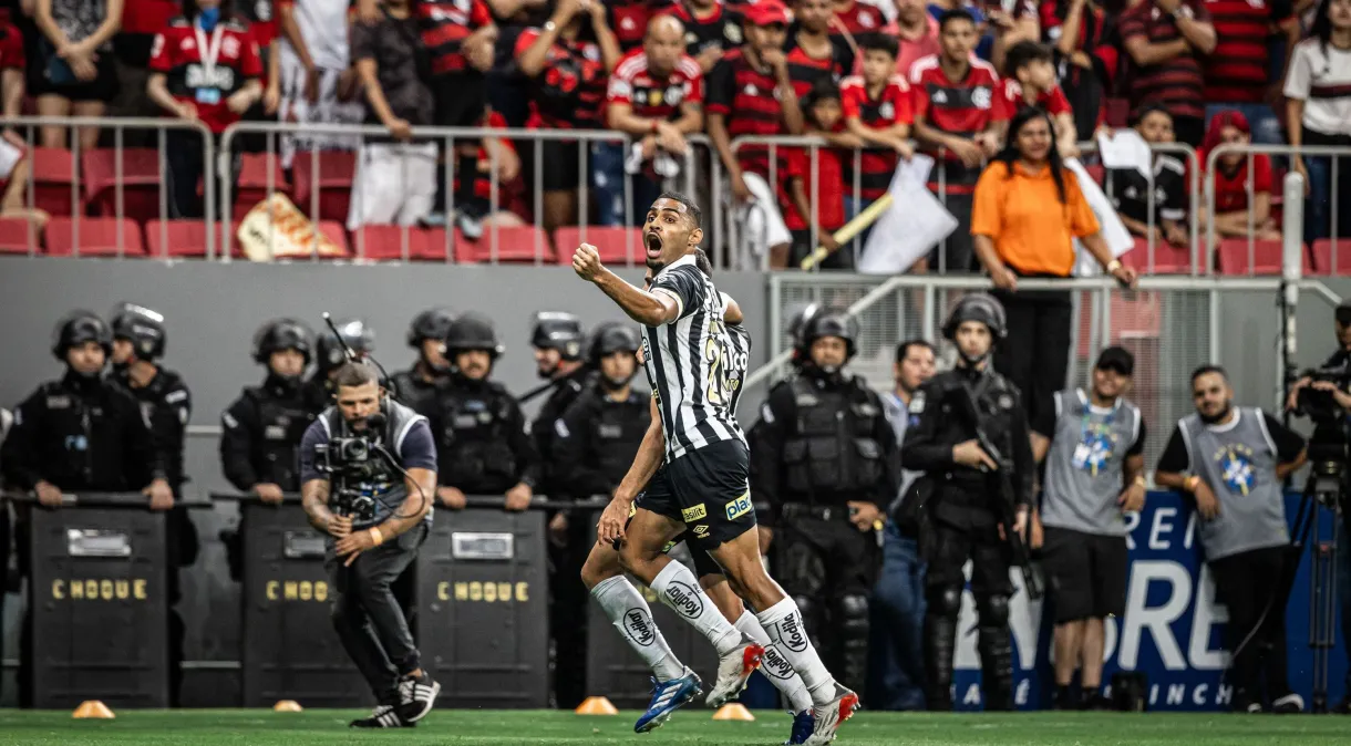 Santos Defeats Flamengo After Red Card Incident. (Photo Internet reproduction)