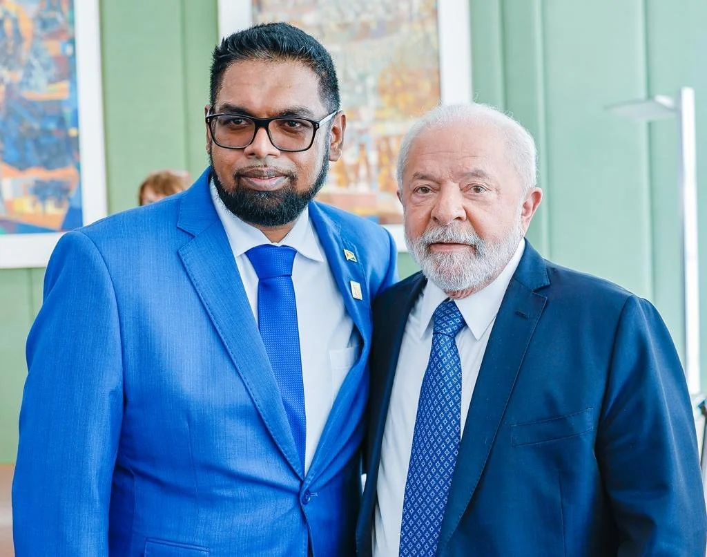 Diplomatic Talks in Dubai: Brazil's Role in Guyana-Venezuela Tensions - Irfaan Ali and Luiz Lula da Silva. (Photo Internet reproduction)