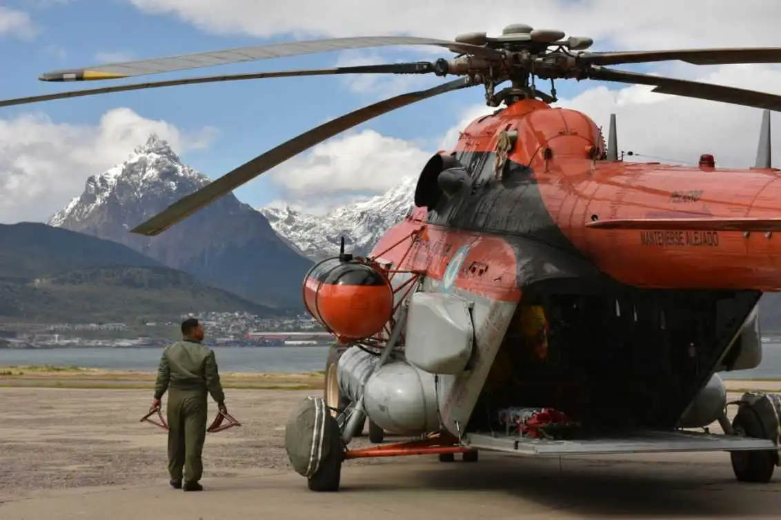 MI-171-E-saliendo-de-Ushuaia