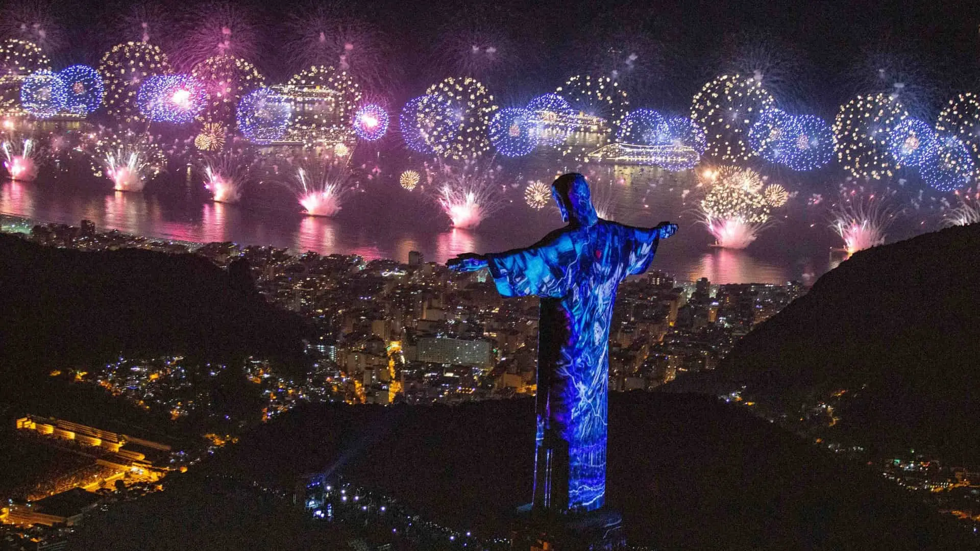 Rio's Exuberant 2024 New Year's Eve Celebrations. (Photo Internet reproduction)