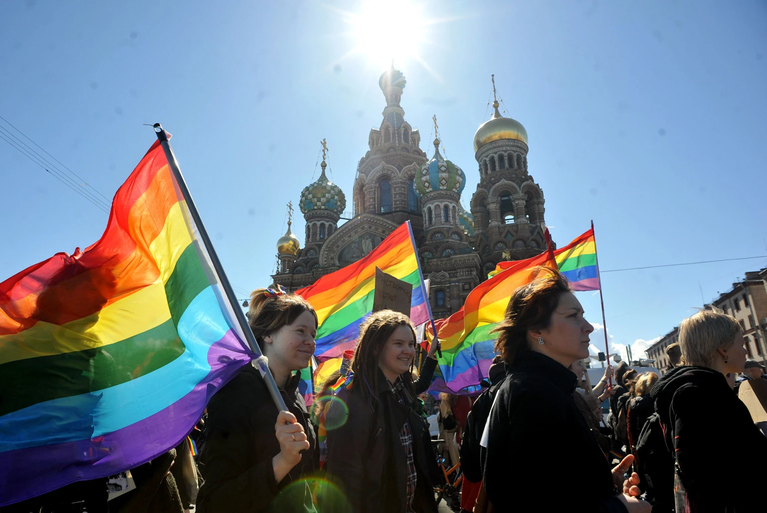La Russie déclare le mouvement LGBT extrémiste et impose une interdiction.  (Reproduction de photos sur Internet)