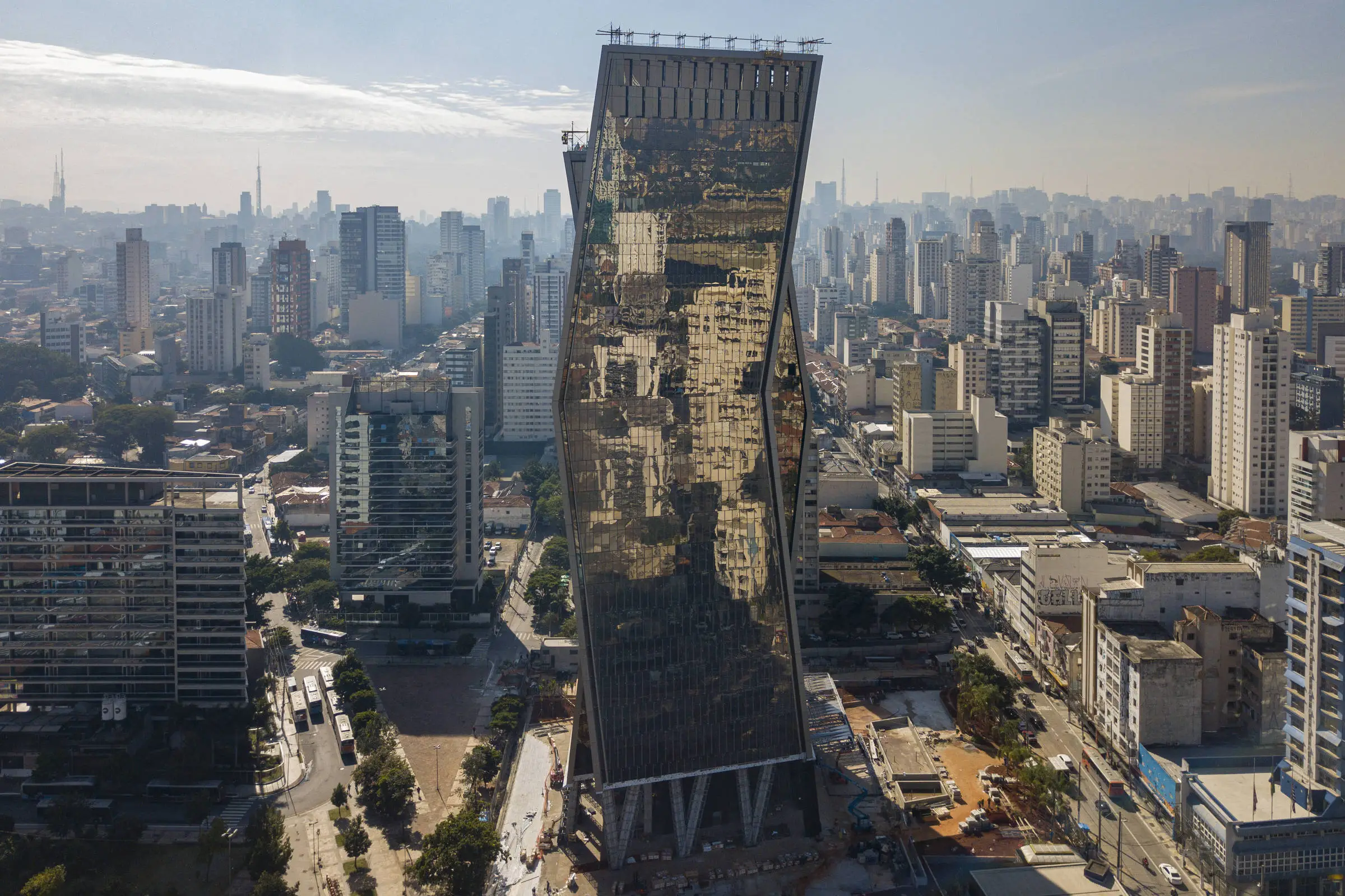 Brazil's Rise in Global Investment - Faria Lima in Sâo Paulo. (Photo Internet reproduction)