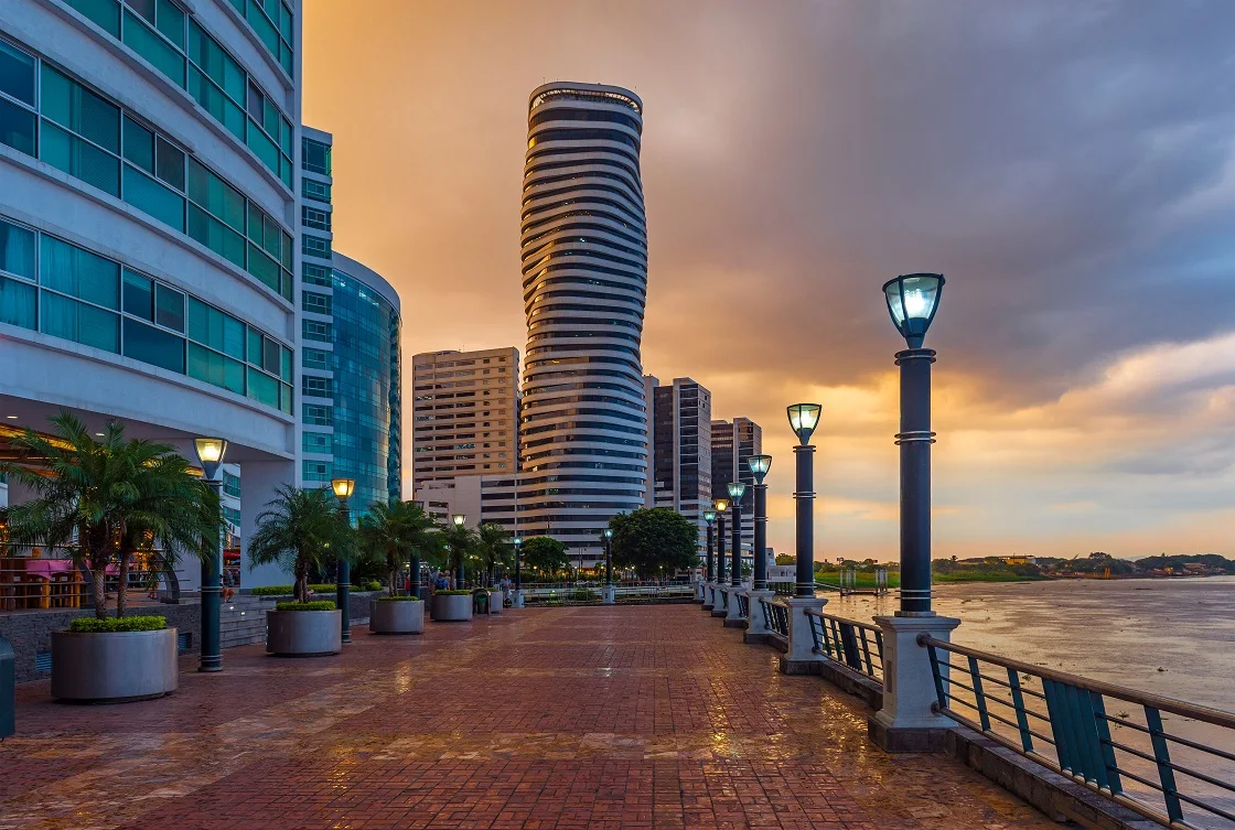 Ecuador Overtakes Venezuela as LatAm's Most Violent Country - Guayaquil promenade. (Photo Internet reproduction)
