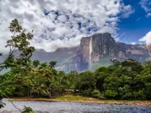 Exploring the Majesty of the World's Tallest Waterfall in South America