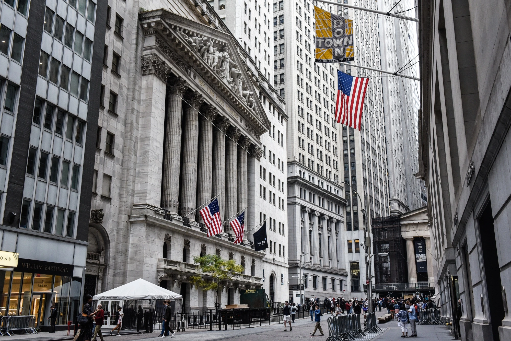 Wall Street's Uplift Led by Tech and Transport