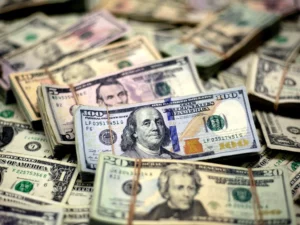 Spot Dollar Climbs Amid Global Uncertainties