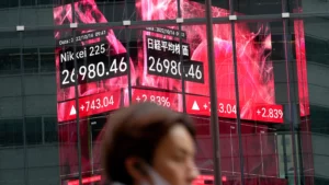 Japan's Stock Market Reaches 34-Year High