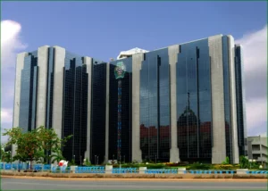 Nigeria Ups Interest Rate to Tackle Economic Woes
