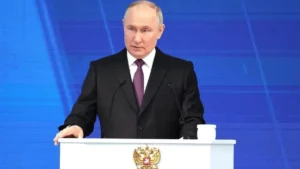 Putin Issues Nuclear Warning Over Western Troops in Ukraine