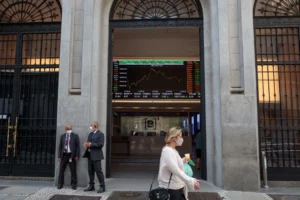 Brazil's Ibovespa Edges Up Amid Global and Domestic Shifts