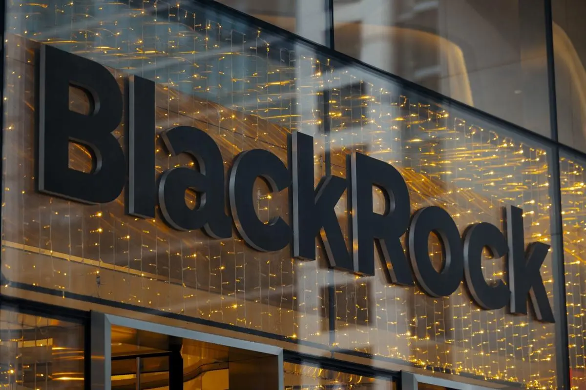 Record Inflows Propel BlackRock's Bitcoin ETF to Top Tier