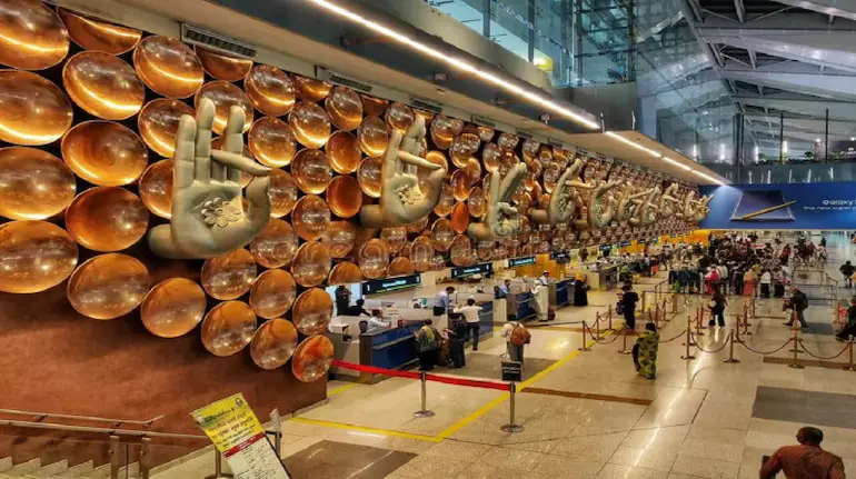Global Travel Hubs: Ranking the Best Connected Nations