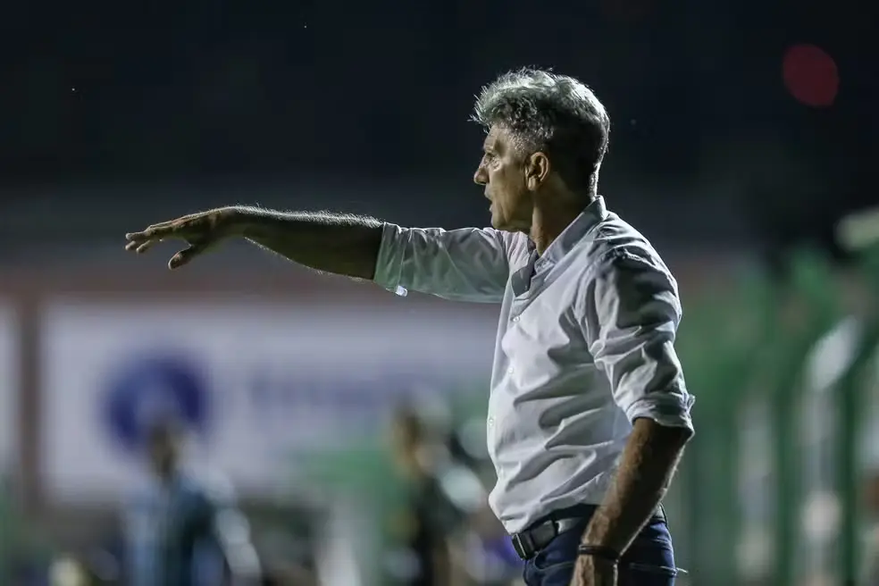 Coach Renato Highlights Stadium Issues Amid Grêmio's Lead. (Photo Internet reproduction)
