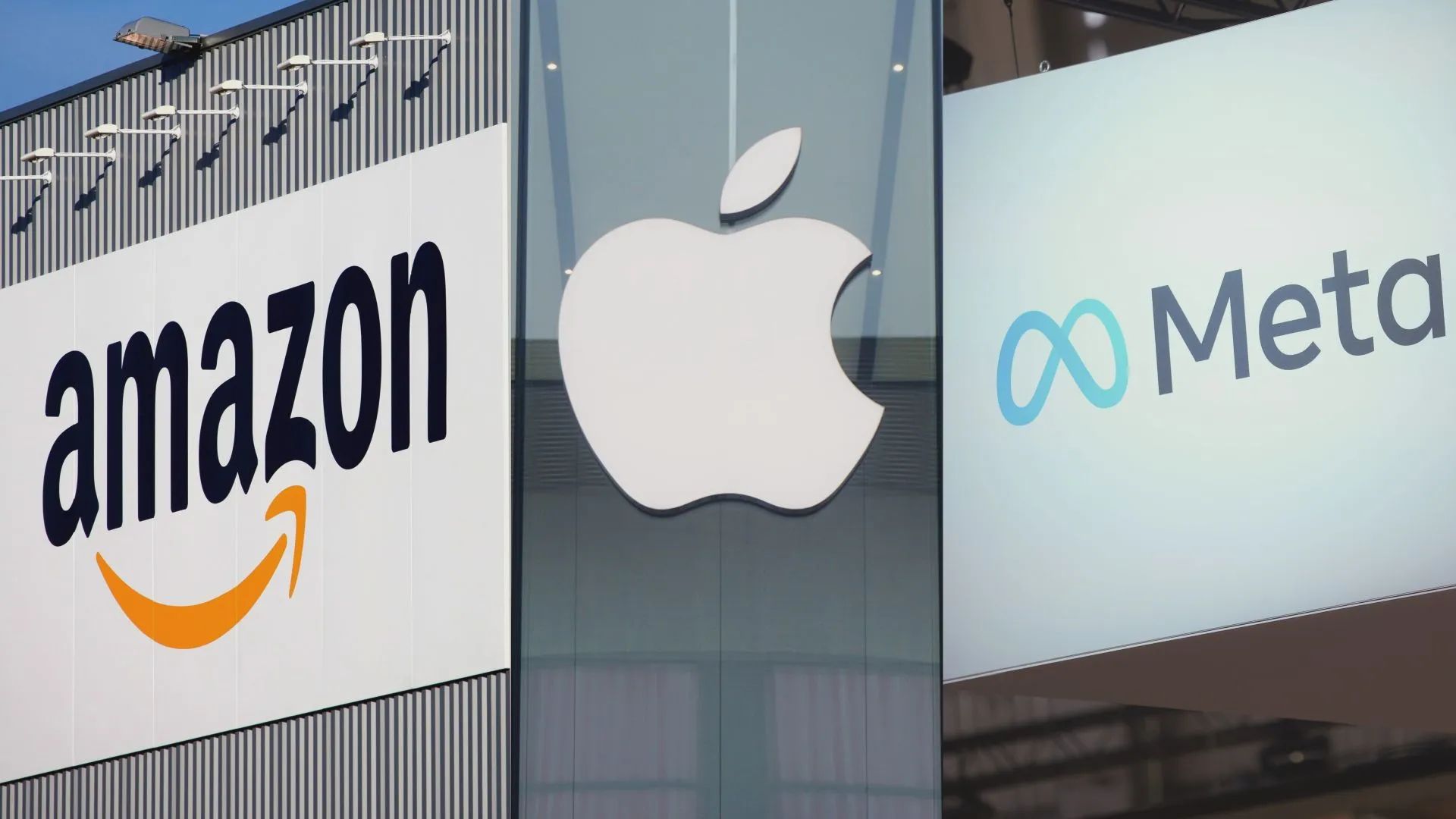 Tech Giants Surpass Forecasts