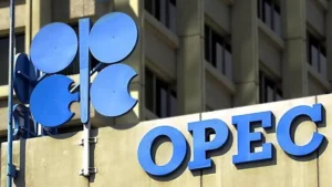 Oil Prices Fall with US Economic Slowdown and OPEC's Output Rise