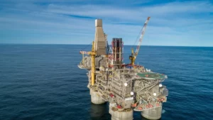 Angola Faces Steep Drop in Current Account Amid Oil Export Slump