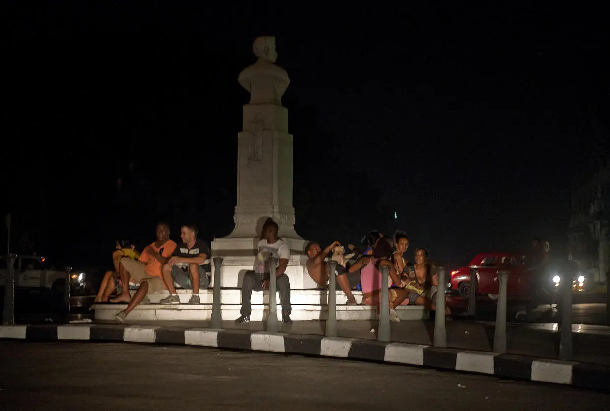 Cuba Cuts Street Lighting to Avoid Blackouts. (Photo Internet reproduction)