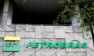 Ibovespa Rises with Petrobras Recovery