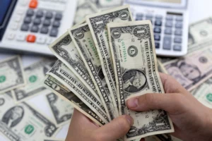 Dollar Rises Against Real Amid U.S. Economic Anticipation