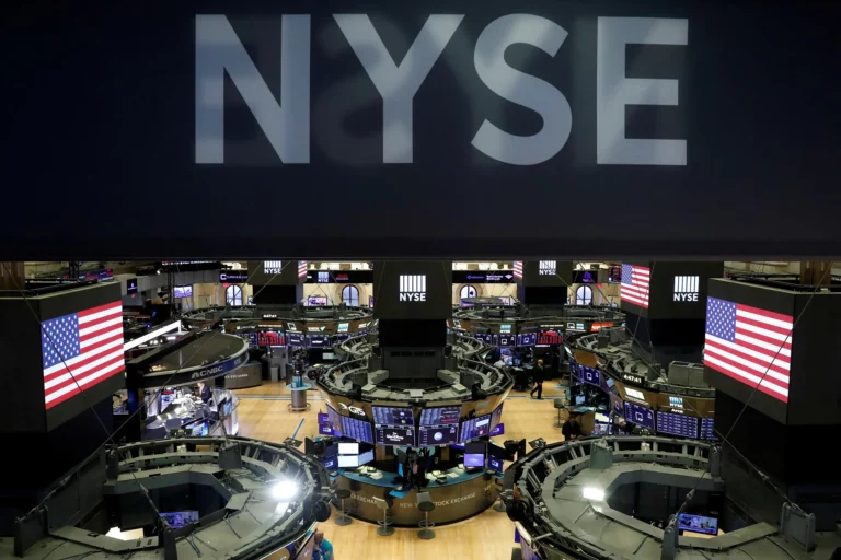 Stocks in NY Surge, Led by Tech and A.I.