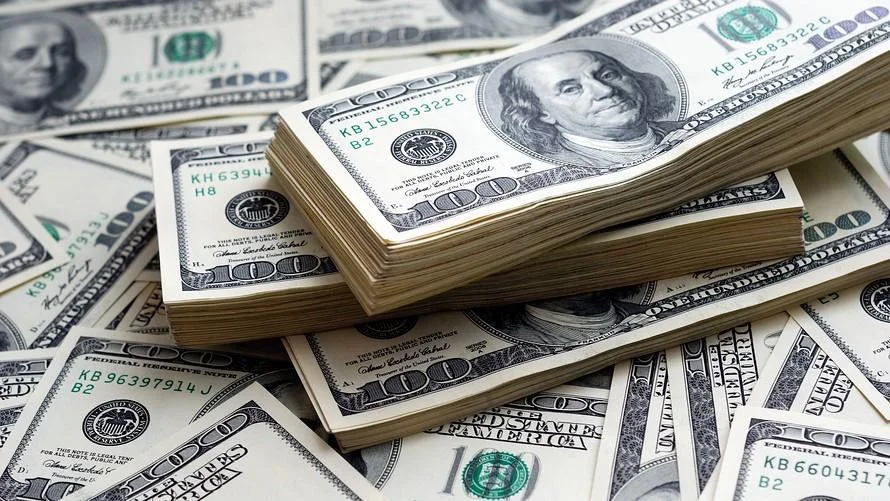 Dollar Dips Slightly Amid Inflation Data, Brazil Sees Unexpected Inflation Rise