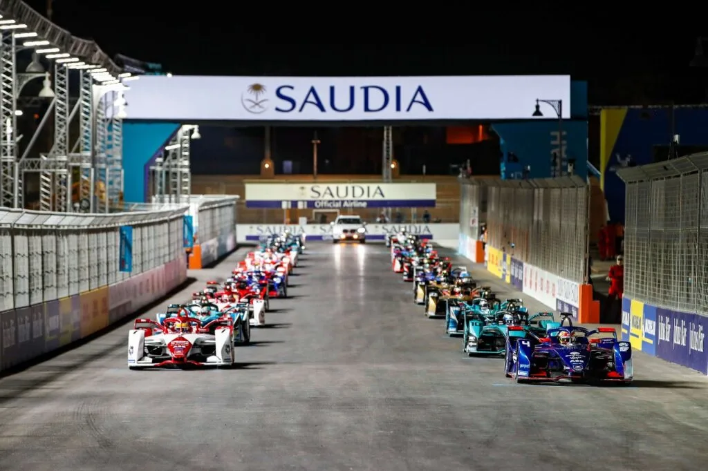 2024 Saudi Arabian Grand Prix: Schedule and Live Viewing Information. (Photo Internet reproduction)