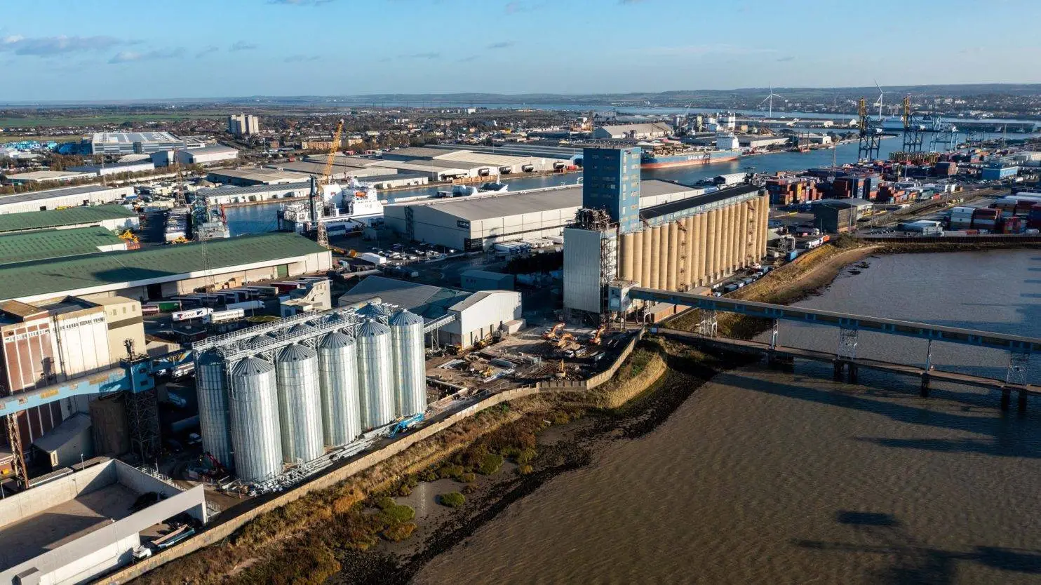 Argentina to Invest $550 Million in New Grain Port