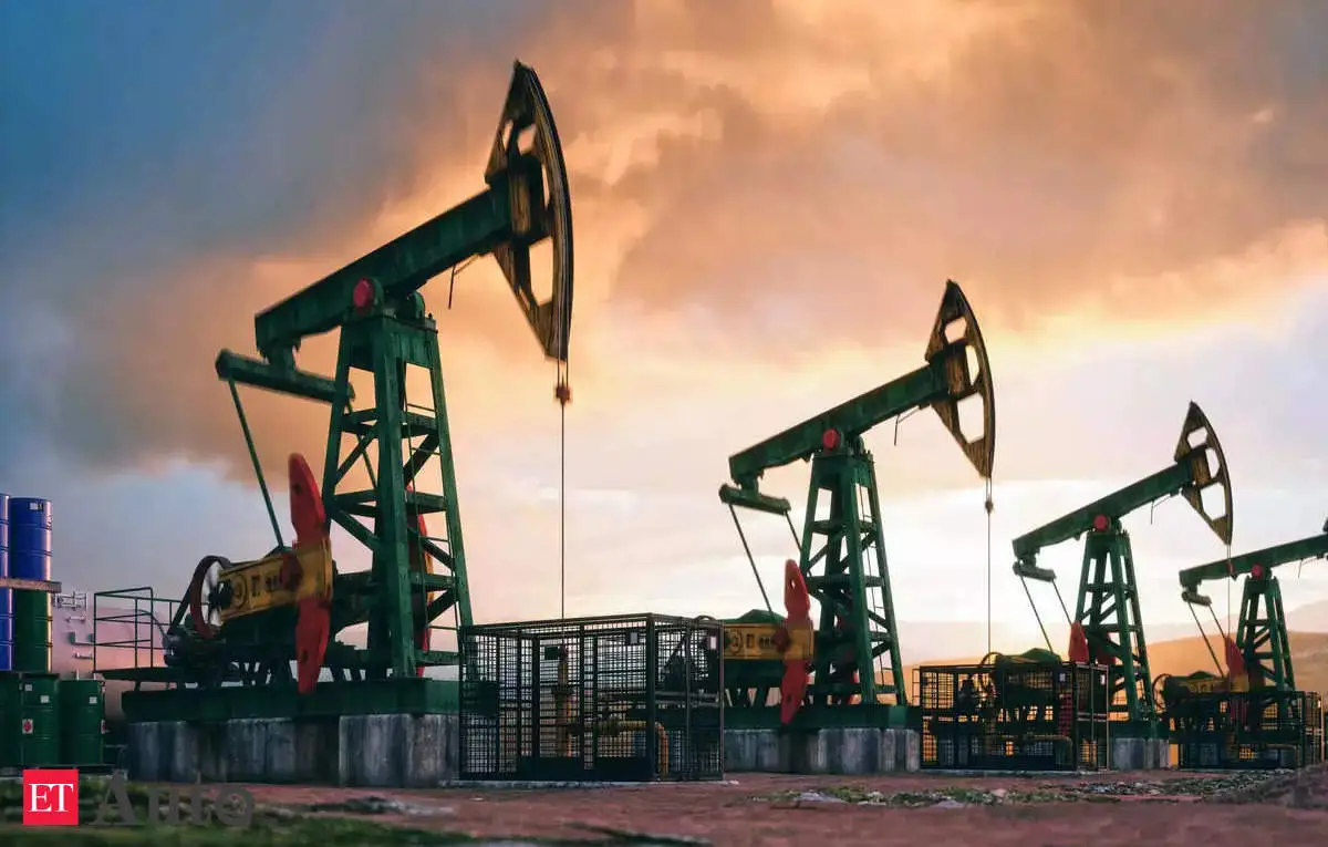 Oil Ends Week with 3% Gain Despite Fall