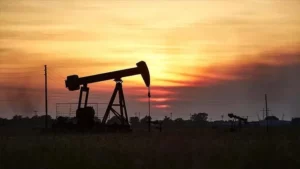 Oil Prices Jump 2% Amid Supply Concerns