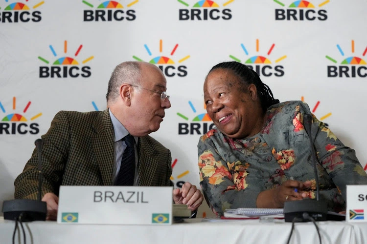 Mauro Vieira and South Africa's Naledi Pandor