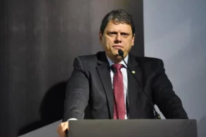 Sâo Paulo Governor Tarcísio de Freitas Warns of Brazil's Looming Fiscal Crisis