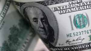 Dollar Dips as U.S. Fed Rate Decision Looms