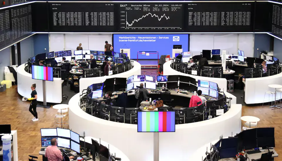 European Markets Retreat Sharply as US Rate Hike Fears Intensify