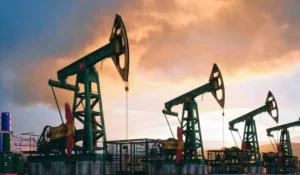 Oil Climbs to $90 as Iranian Threats Intensify