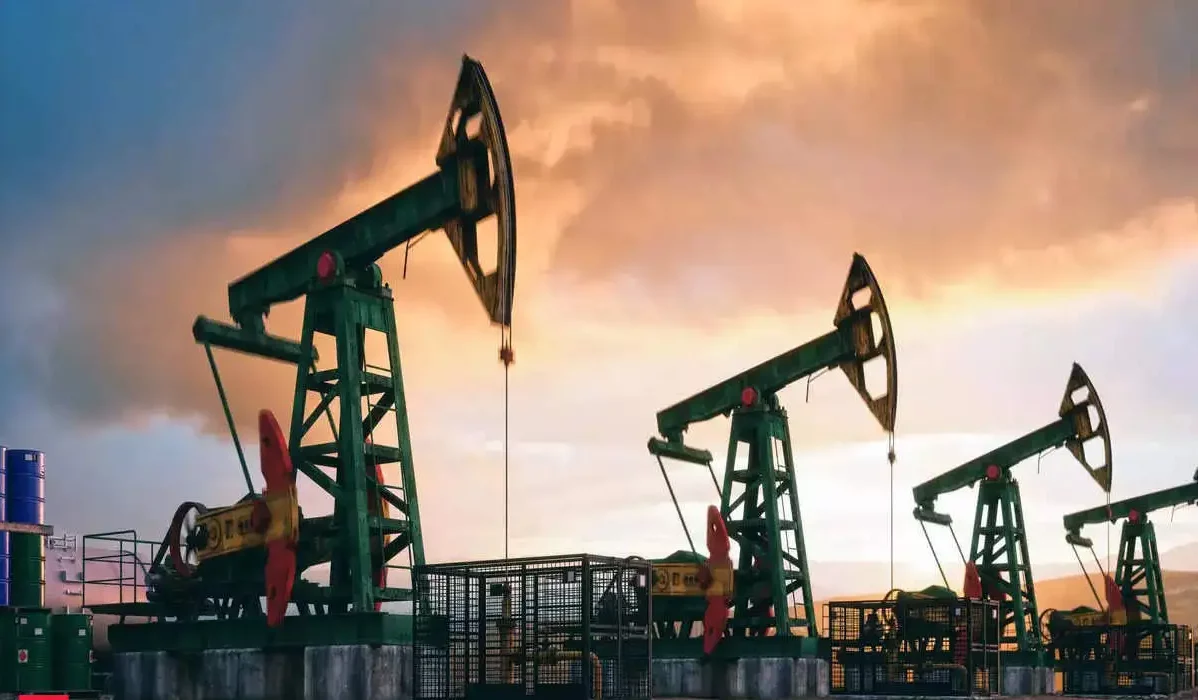 Oil Climbs to $90 as Iranian Threats Intensify