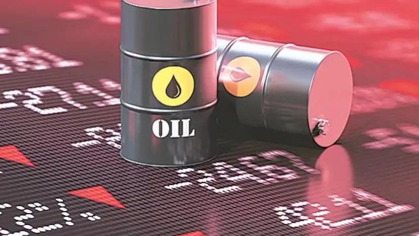Oil Prices Decline Amid U.S. Monetary Policy Concerns and Oversupply Fears