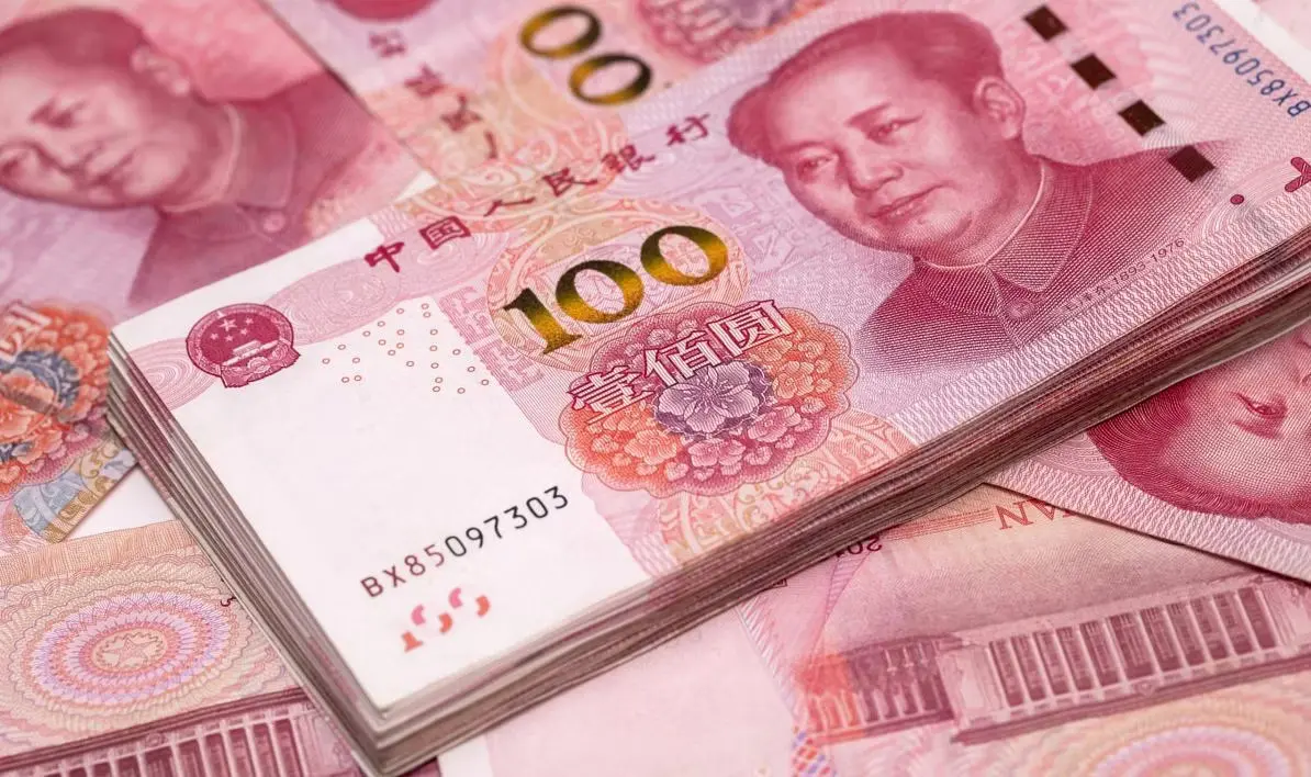 Asian Currencies Tumble as Yuan Hits Six-Month Low Amid Divergent Monetary Policies