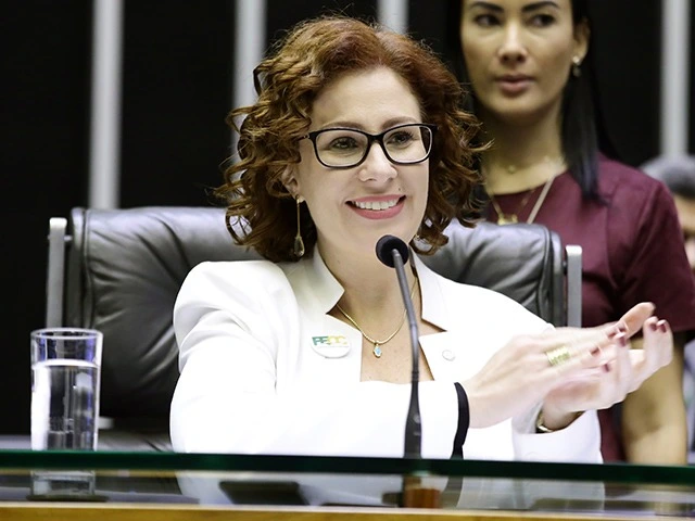 Brazil's Political Shift: A Conservative Resurgence - Carla Zambelli is a lawmaker to watch. (Photo Internet reproduction)