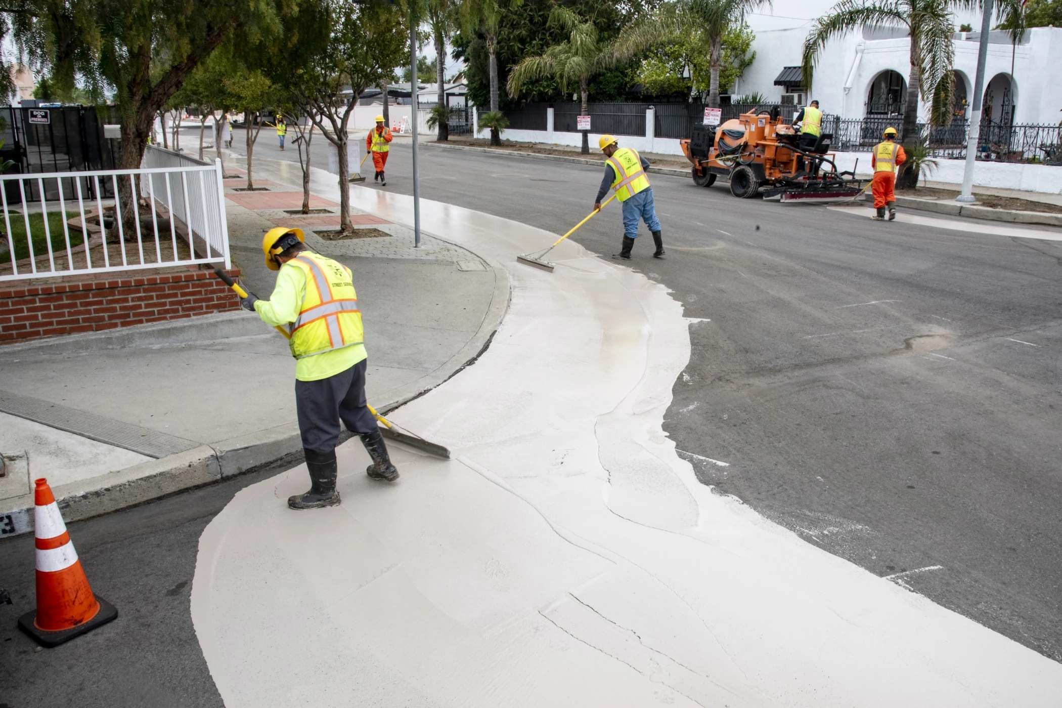 Los Angeles Takes on Urban Heat with Reflective Streets