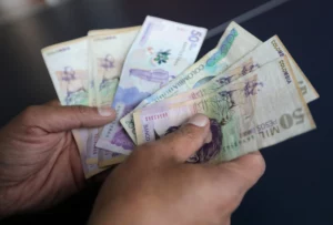 Colombia's Economy Grows by 0.7% in First Quarter, Falling Short of Expectations