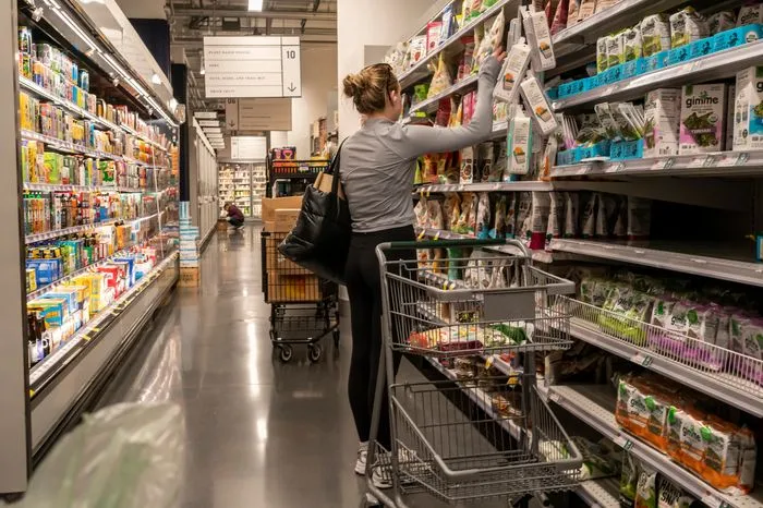 U.S. Inflation Cools, Grocery Prices Down, but Fed's Stance Unchanged