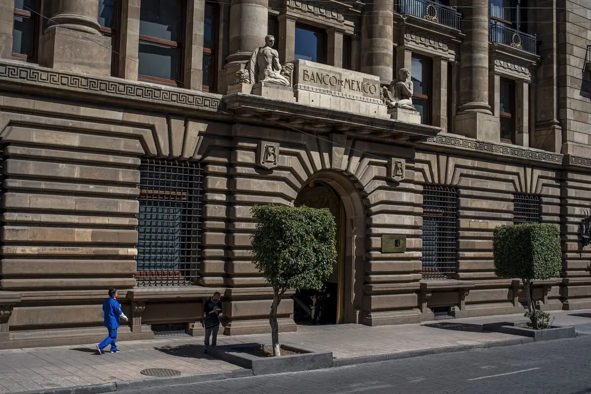 Banxico Holds Interest Rate Steady at 11% Amid Inflation Concerns