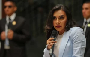 Noboa vs. Abad: Ideological Clashes and Power Dynamics in Ecuador
