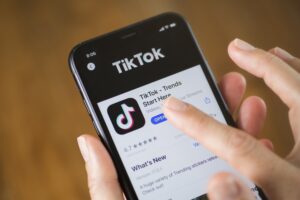 Blue-Collar Boom: How TikTok Fuels the Trade Renaissance