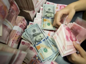 Businesses in Hong Kong Cut Dollar Borrowing