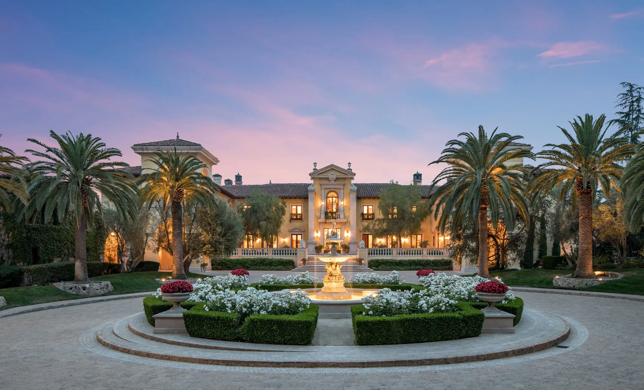 Wealth Surge: Why the World's Richest Keep Getting Richer. (Photo Internet reproduction)