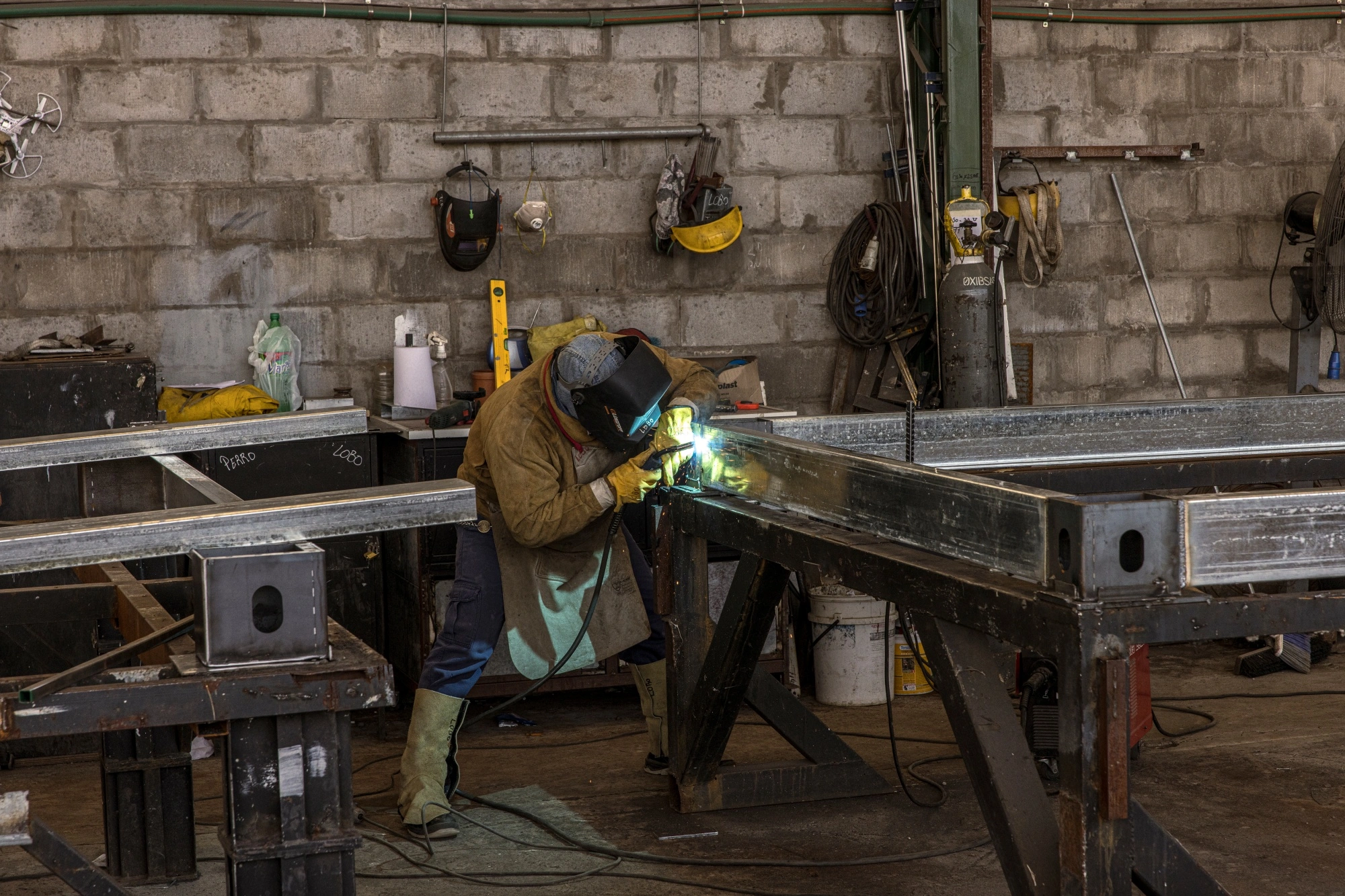 Argentina's Industrial Decline: A Continuation of Economic Challenges