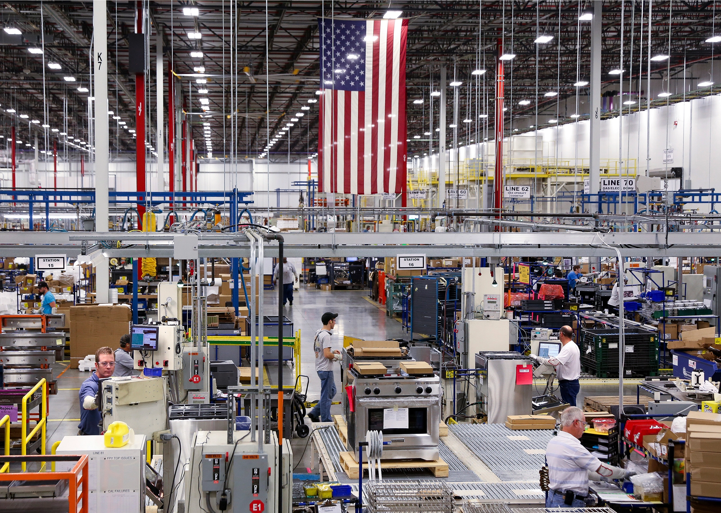 Subtle Shifts in U.S. Manufacturing Amid Economic Uncertainty
